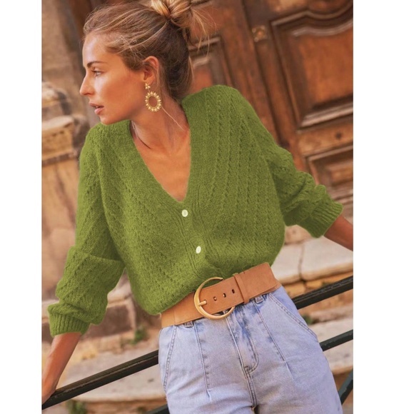 V-Cut Buttoned Down Green Knit Cardigan Textured, Long Sleeve - Picture 5 of 6